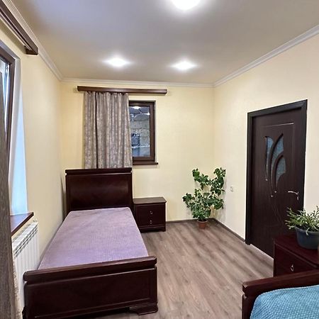 Rest & Relax Hotel Yerevan Bagian luar foto