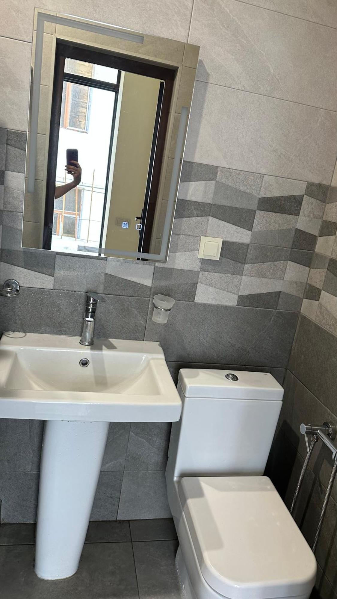 Rest & Relax Hotel Yerevan Bagian luar foto