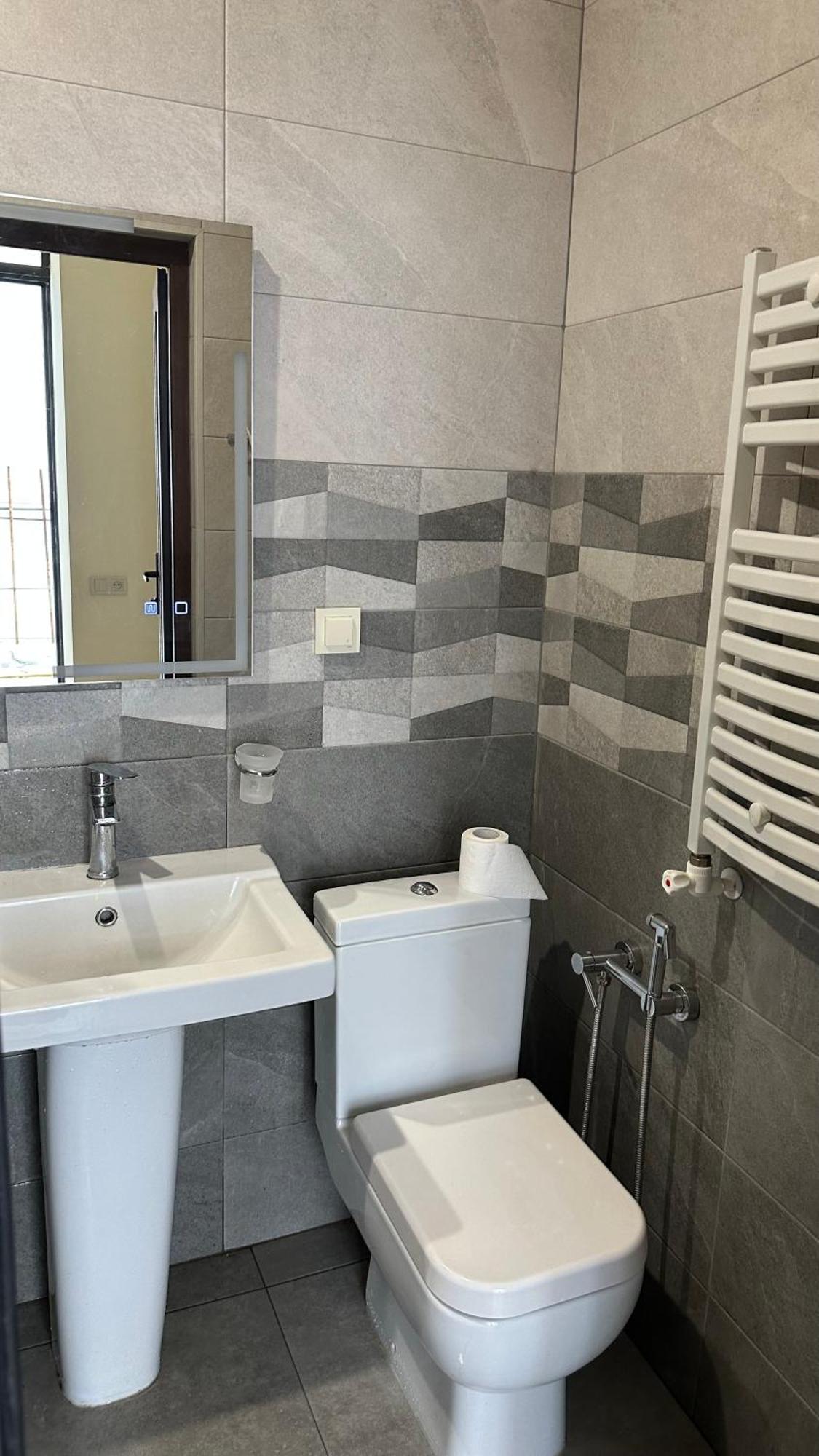 Rest & Relax Hotel Yerevan Bagian luar foto